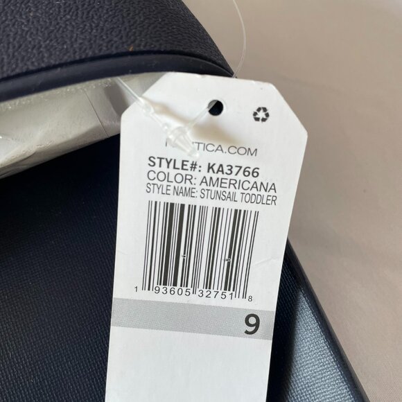 Nautica STUNSAIL TODDLER Comfort Flip Flop Slipper in Navy and Red, Size 9 US - Picture 2 of 8